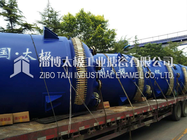 高溫純凈水對搪玻璃反應釜設(shè)備瓷面也有腐蝕性